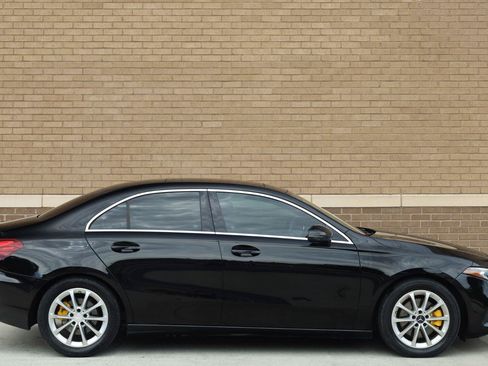 Used 2019 Mercedes-Benz A 220 image 2