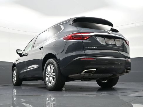 Used 2020 Buick Enclave Essence image 28