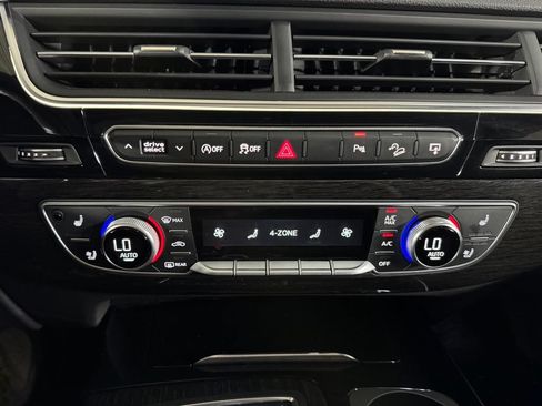 Used 2017 Audi Q7 3.0T Premium Plus AWD/4WD image 37