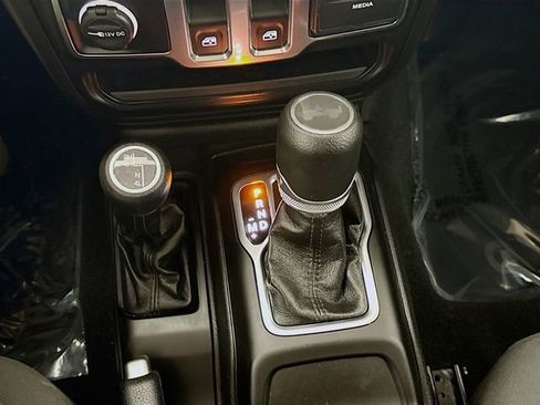 Used 2023 Jeep Wrangler Sport S image 15