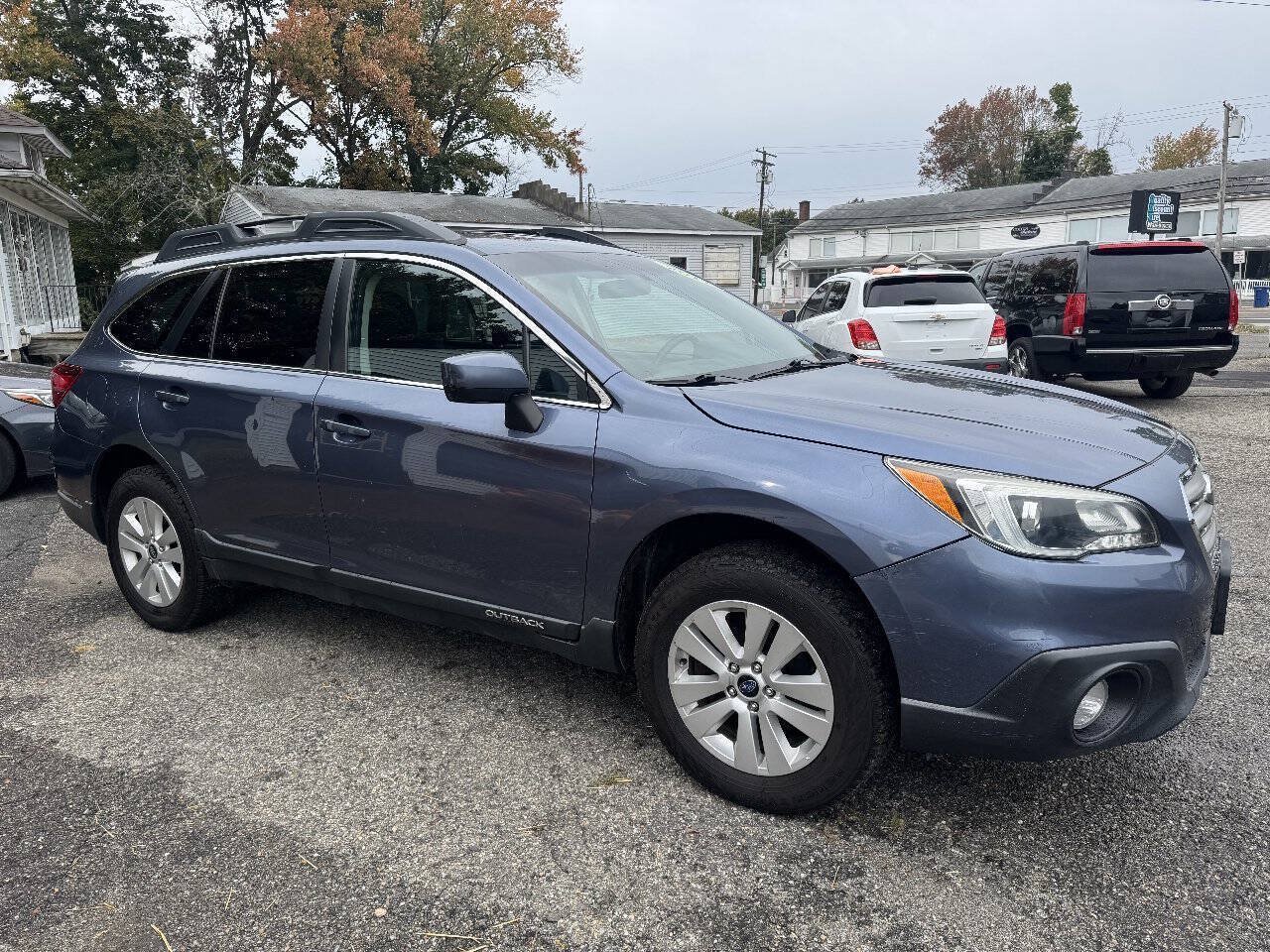 Used 2017 Subaru Outback 2.5i Premium AWD/4WD image 5
