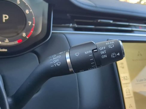 New 2025 Land Rover Range Rover Long Wheelbase Autobiography image 27