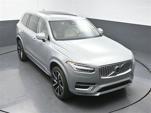 New 2025 Volvo XC90 B5 Plus w/ Protection Package Premier image 44