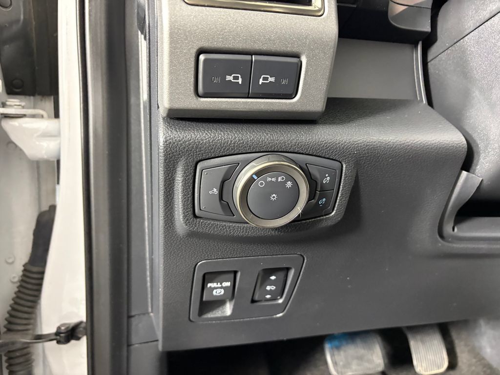 Used 2019 Ford F150 Raptor w/ Equipment Group 802A Luxury AWD/4WD image 14
