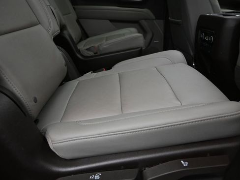 Used 2022 Chevrolet Tahoe LT w/ LT Signature Package AWD/4WD image 22