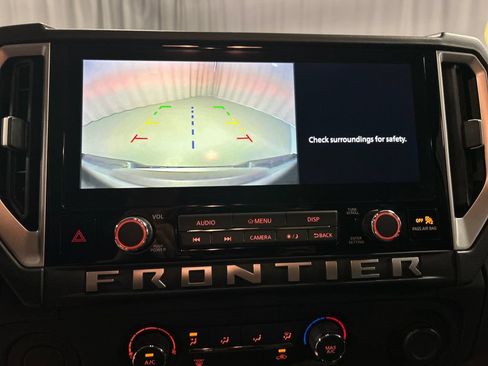 Used 2025 Nissan Frontier SV RWD image 16