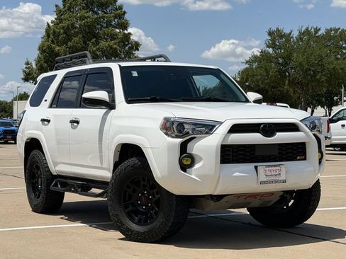 Used 2022 Toyota 4Runner SR5 AWD/4WD image 2