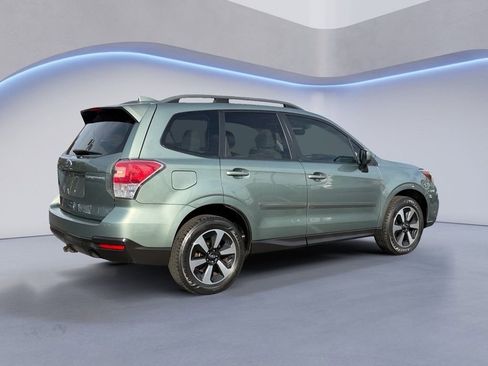 Used 2018 Subaru Forester 2.5i Premium image 3