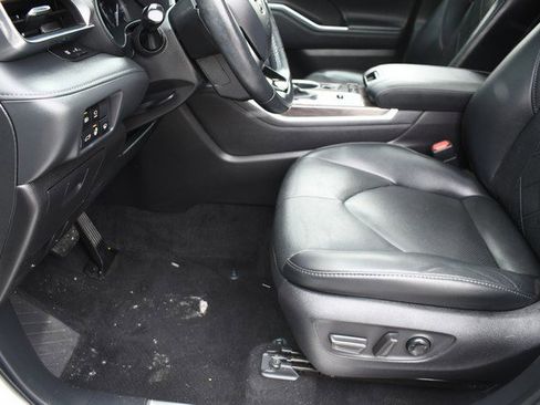 Certified 2021 Toyota Highlander Platinum image 15