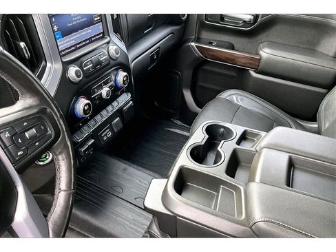 Used 2019 GMC Sierra 1500 SLT w/ X31 Off-Road Package image 18