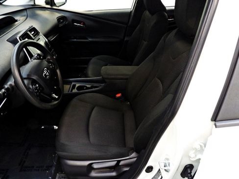 Used 2019 Toyota Prius LE FWD image 8