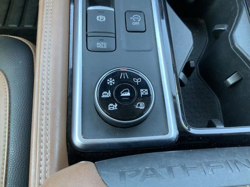 Used 2023 Nissan Pathfinder Platinum image 48