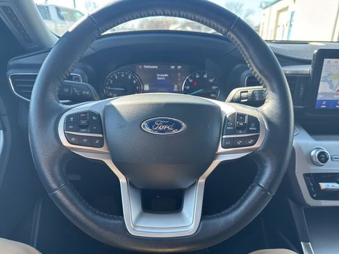 Certified 2022 Ford Explorer XLT w/ Equipment Group 202A image 19