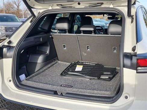 New 2026 Volkswagen Tiguan SE R-Line image 6