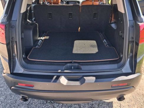 Used 2017 GMC Acadia SLT AWD/4WD image 5