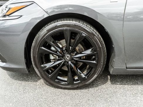 Used 2022 Lexus ES 300h F Sport w/ Accessory Package 2 FWD image 33