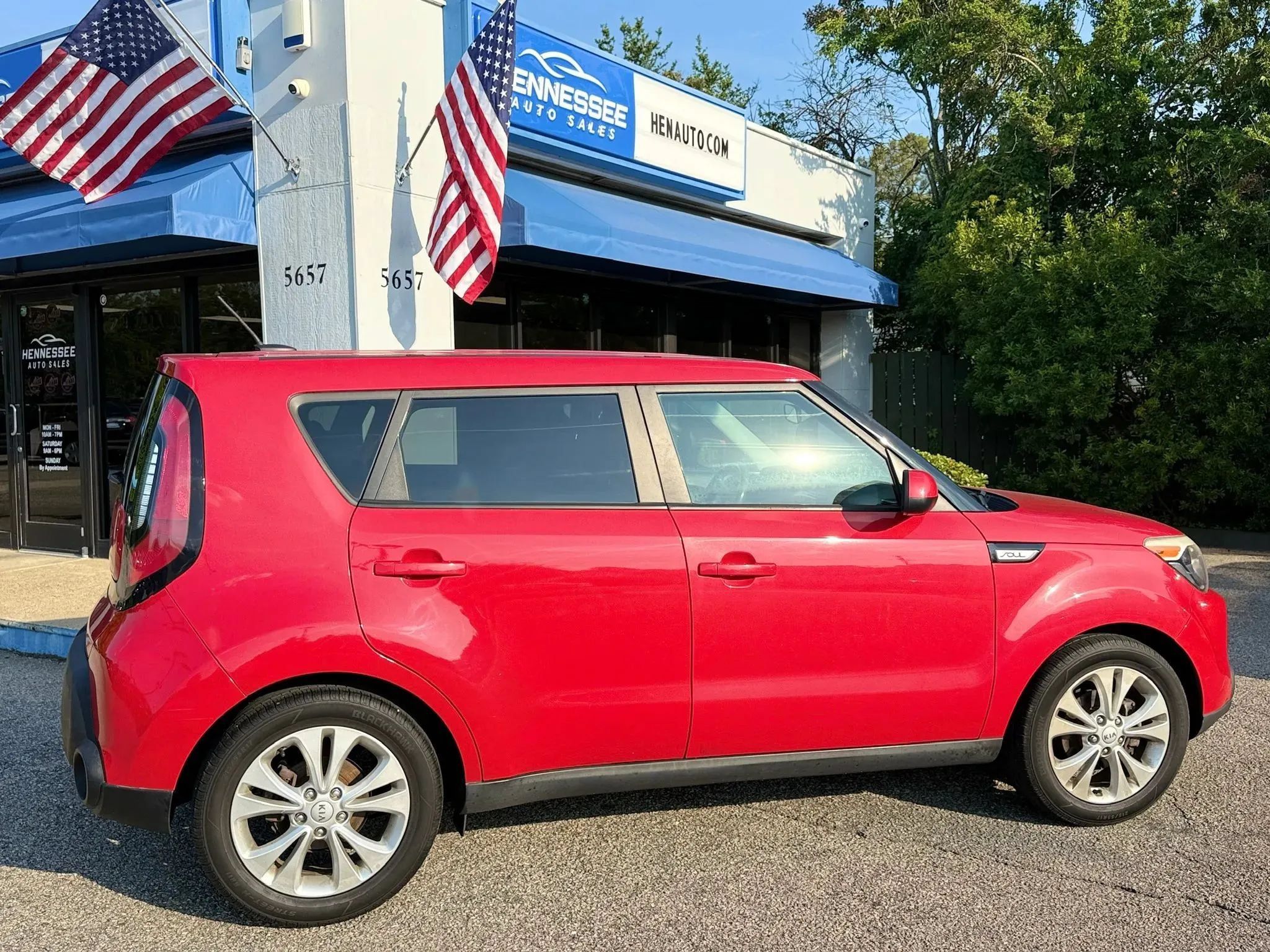 Used 2015 Kia Soul + FWD image 13