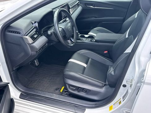Certified 2025 Toyota Camry SE FWD image 9