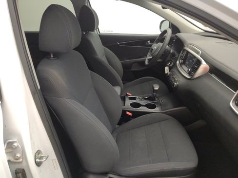 Used 2020 Kia Sorento LX FWD image 21