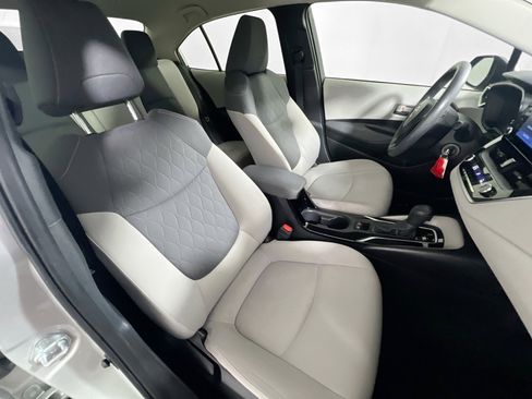 Used 2022 Toyota Corolla LE image 30