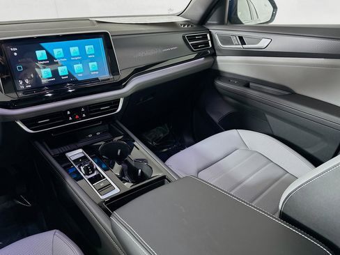 New 2025 Volkswagen Atlas Cross Sport SEL image 23