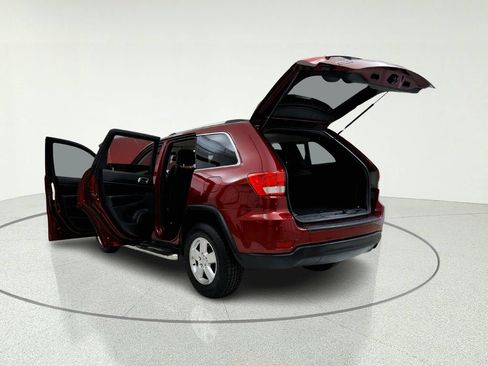 Used 2013 Jeep Grand Cherokee Laredo w/ Laredo E Group AWD/4WD image 12