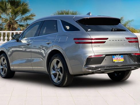 Used 2026 Genesis GV70 2.5T Advanced image 7