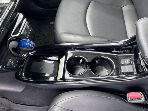 Used 2017 Toyota Prius Three Touring FWD image 30
