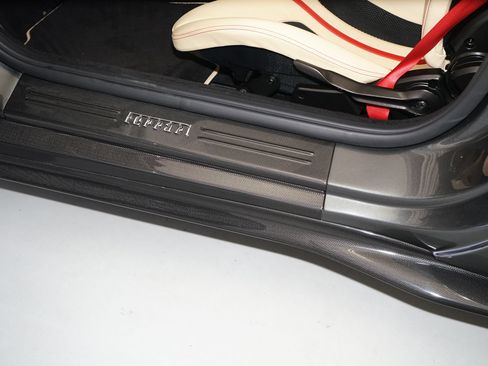Used 2021 Ferrari 812 GTS RWD image 12