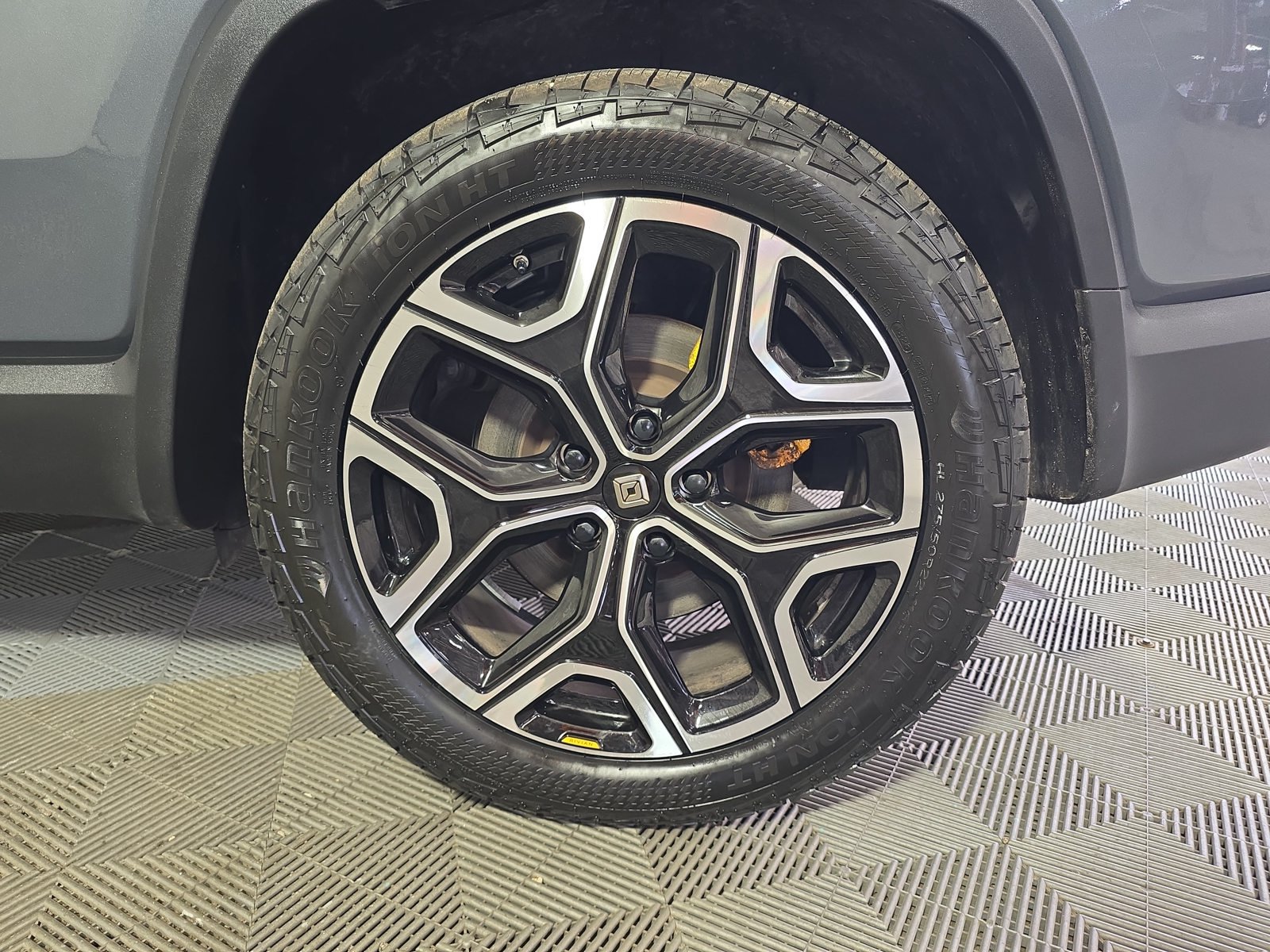Used 2022 Rivian R1S Launch Edition Quad AWD/4WD image 10