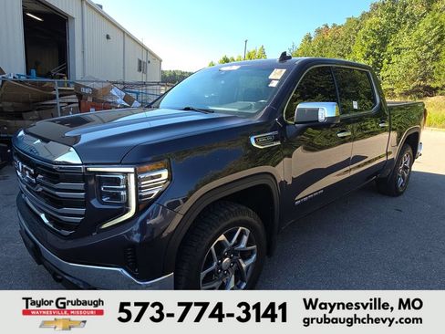 Used 2022 GMC Sierra 1500 SLT w/ SLT Convenience Package AWD/4WD image 3