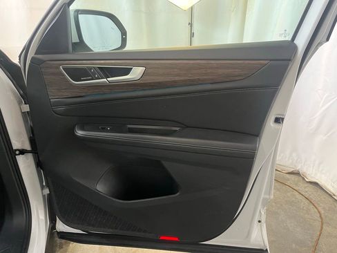 Certified 2024 Volkswagen Atlas SEL Premium R-Line AWD/4WD image 12