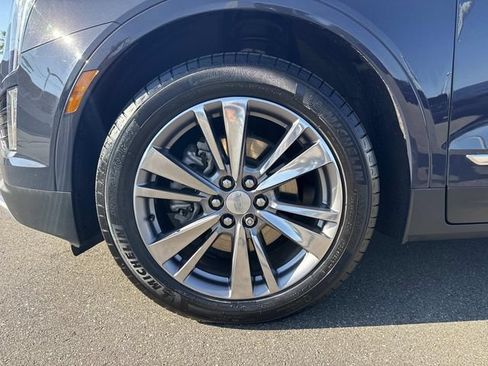 Certified 2024 Cadillac XT5 Premium Luxury AWD/4WD image 11