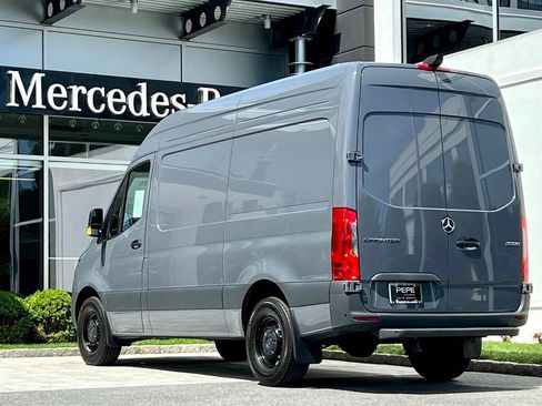 Used 2025 Mercedes-Benz Sprinter 2500 image 4