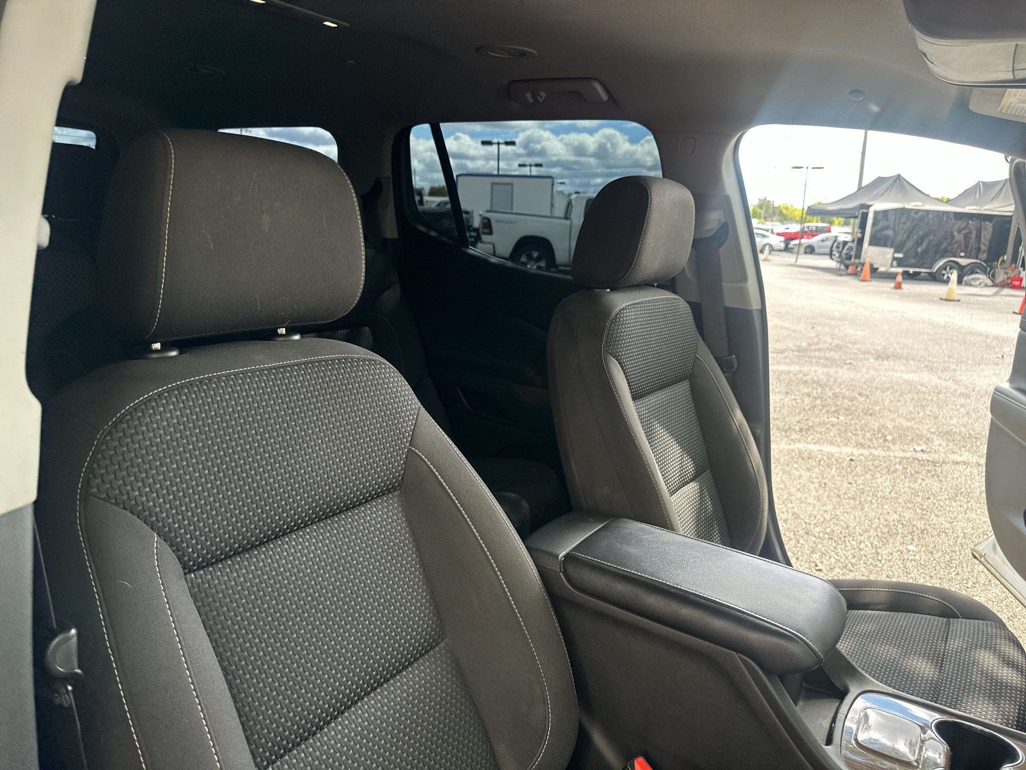 Used 2021 GMC Acadia SLE FWD image 30