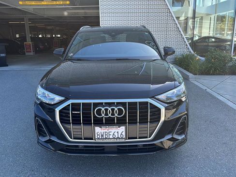 Used 2021 Audi Q3 2.0T Premium w/ Convenience Package AWD/4WD image 3