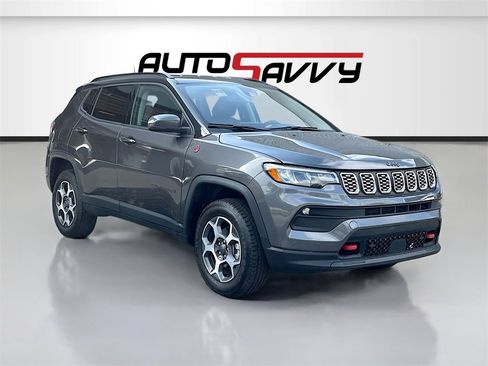 Used 2022 Jeep Compass Trailhawk image 1