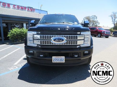 Used 2017 Ford F450 Platinum w/ FX4 Off-Road Package AWD/4WD image 8