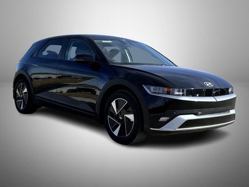 New 2026 Hyundai Ioniq 5 SE image 3