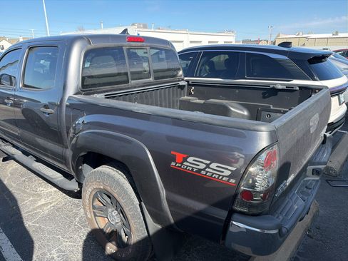Used 2015 Toyota Tacoma PreRunner w/ SR5 Package image 10