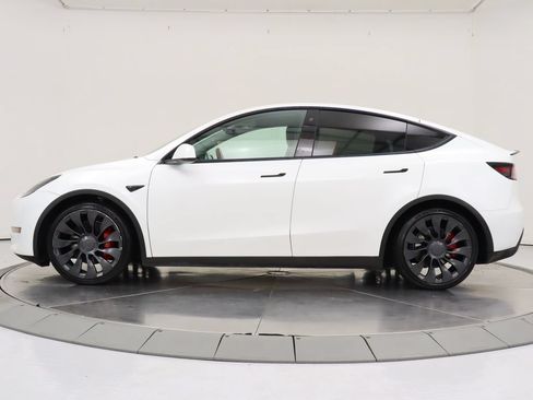 Used 2022 Tesla Model Y Performance AWD/4WD image 2