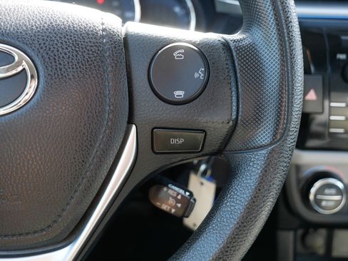 Used 2015 Toyota Corolla LE FWD image 29