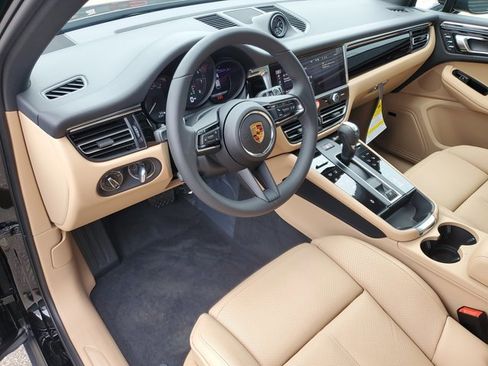 Used 2025 Porsche Macan image 23