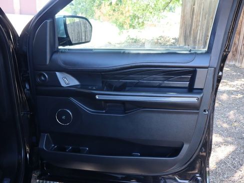 Used 2020 Ford Expedition Max Platinum AWD/4WD image 28