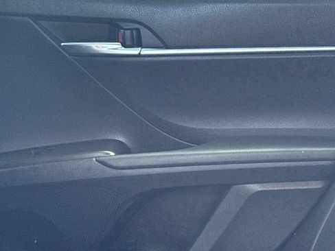 Used 2022 Toyota Camry SE FWD image 13