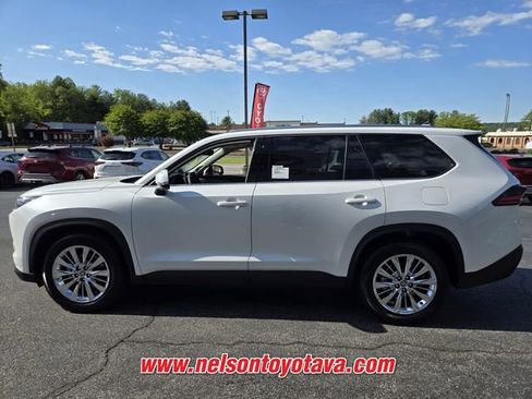 New 2026 Toyota Grand Highlander AWD image 4