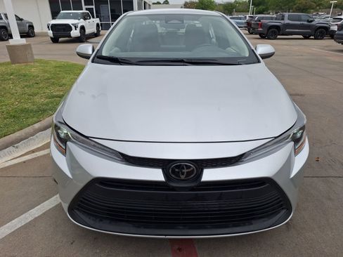 Used 2025 Toyota Corolla LE image 9