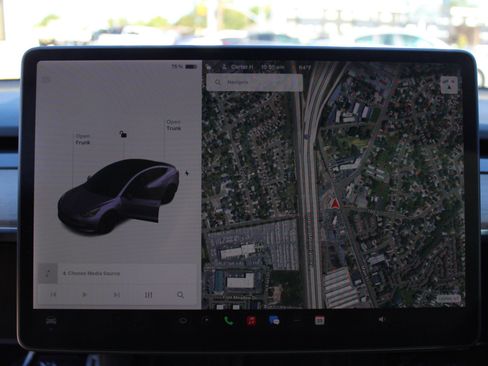 Used 2021 Tesla Model 3 Performance image 4