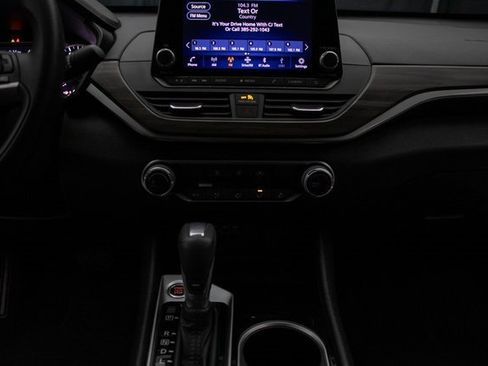 Used 2024 Nissan Altima 2.5 SV image 23