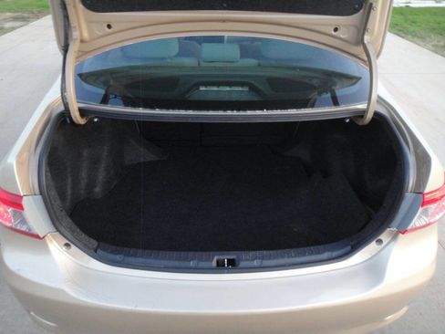 Used 2013 Toyota Corolla LE image 23